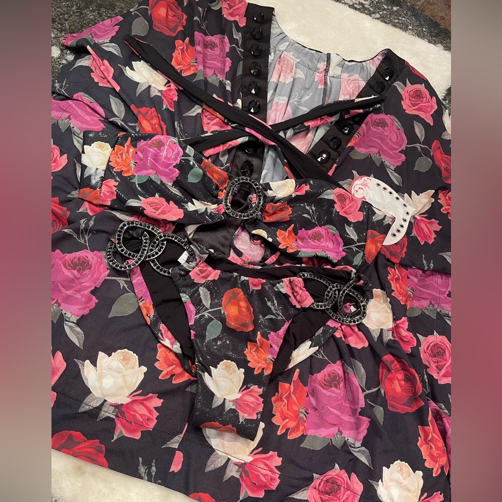 NWT ..3 pieces; NWT beach bunny bikini her majesty XL set plus one size coverup
